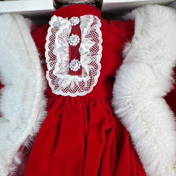 House Of Lloyd 1992 Christmas Around the World Alexandria Porcelain Doll Vintage - Picture 5 of 11